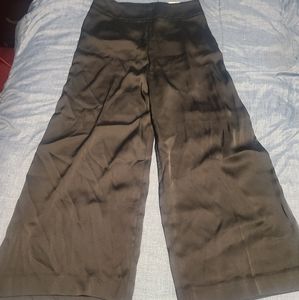 Black silky Chopped culottes high rise